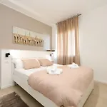 Elegance Desenzanoloft Official Partner Homes & By Marriott Bonvoy Desenzano del Garda