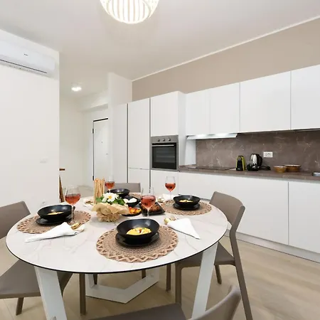 Apartament Elegance Desenzanoloft Official Partner Homes & By Marriott Bonvoy Desenzano del Garda