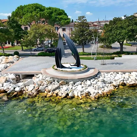 Elegance Desenzanoloft Official Partner Homes & By Marriott Bonvoy Desenzano del Garda